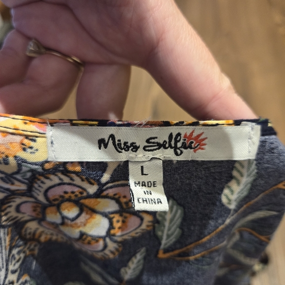 Miss Selfie Dark Floral Crop Top Tie Front Blouse Bohemian Casual Vacation L - Picture 4 of 12